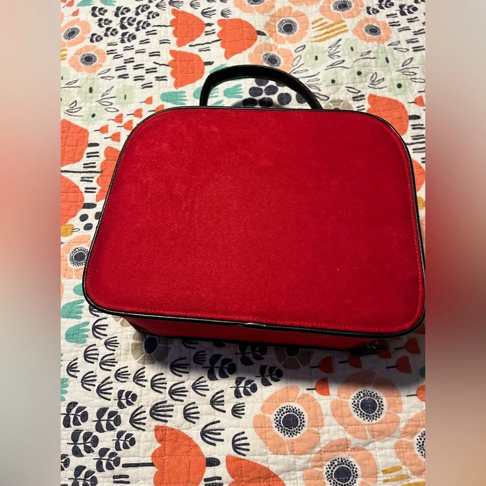Frederick’s of Hollywood Vintage Red Velvet Cosmetic Case‎ - Rare & Elegant